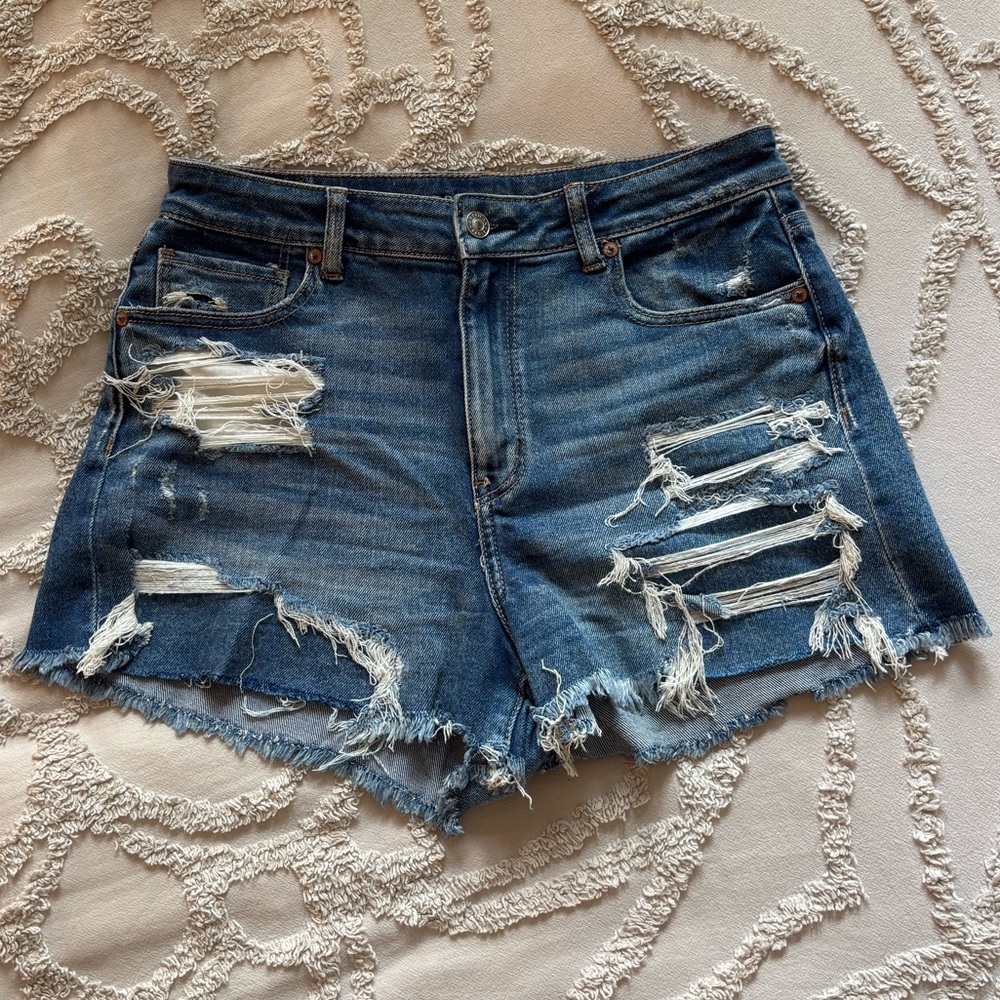 american eagle Distressed Stretch Denim Mom Short | Size 10